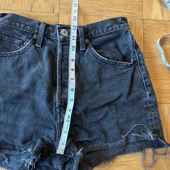 Re/Done Size 26 Black 50s Cutoff Denim Shorts Distressed Button Fly - Picture 7 of 7